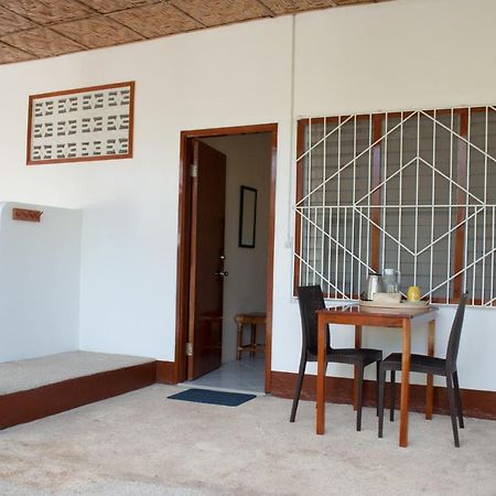 Divers Lodge Moalboal Esterno foto
