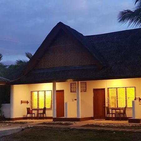 Divers Lodge Moalboal Esterno foto