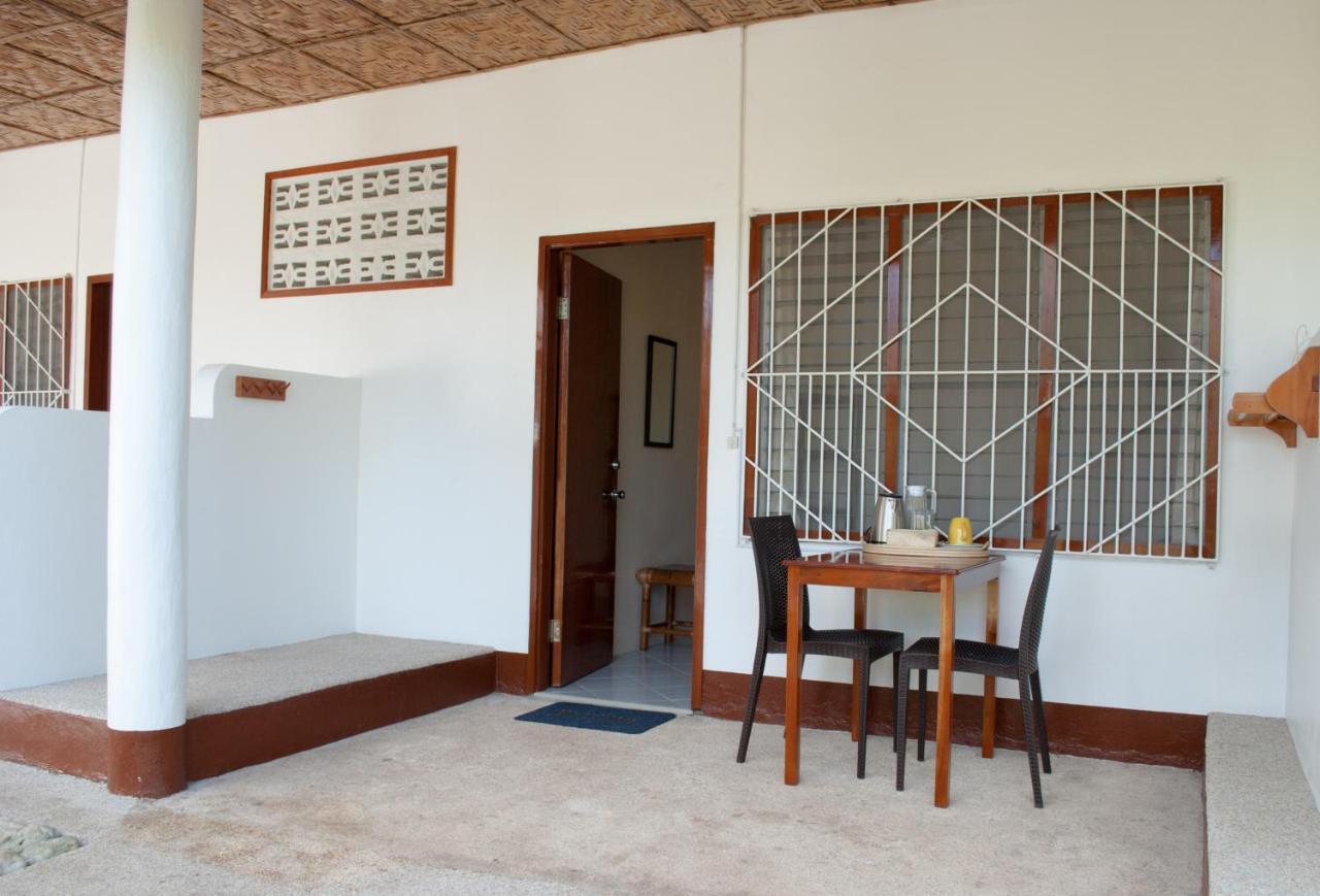Divers Lodge Moalboal Esterno foto